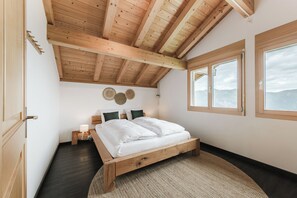3 bedrooms, iron/ironing board, travel crib, free WiFi - Mountain chalet with panoramic views near Brienz (Axalp)