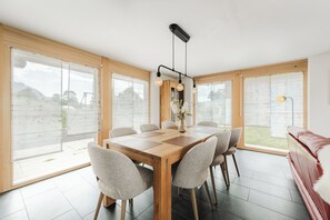 Dining - Mountain chalet with panoramic views near Brienz (Axalp)