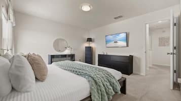 4 bedrooms, iron/ironing board, WiFi, bed sheets