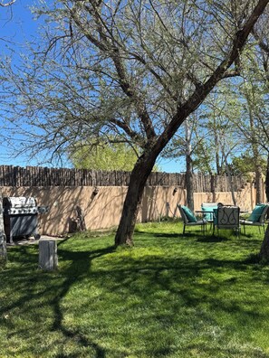 Outdoor dining - Horse Ranch Casita #B (Santa Fe)