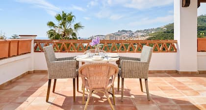 Apartment '41' with Sea View, Shared Pool and Wi-Fi