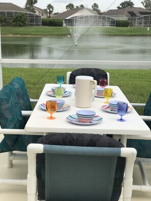 Outdoor dining - Relaxing Lakeview Villa in the Heart of Hampton Lakes (Davenport)