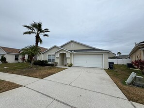 Exterior - Beautiful Home In Hampton Lakes (Davenport)