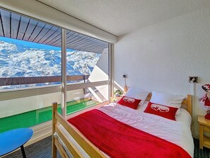 Unclassified image, 5 of 18, button - 10m from ski slopes, 16th floor, balcony, ski locker, 37m², Les Menuires (Les Menuires)