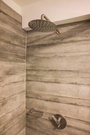 Shower, hair dryer, towels - Modern Comfort in Providencia  Ideal for 3 (Providencia)