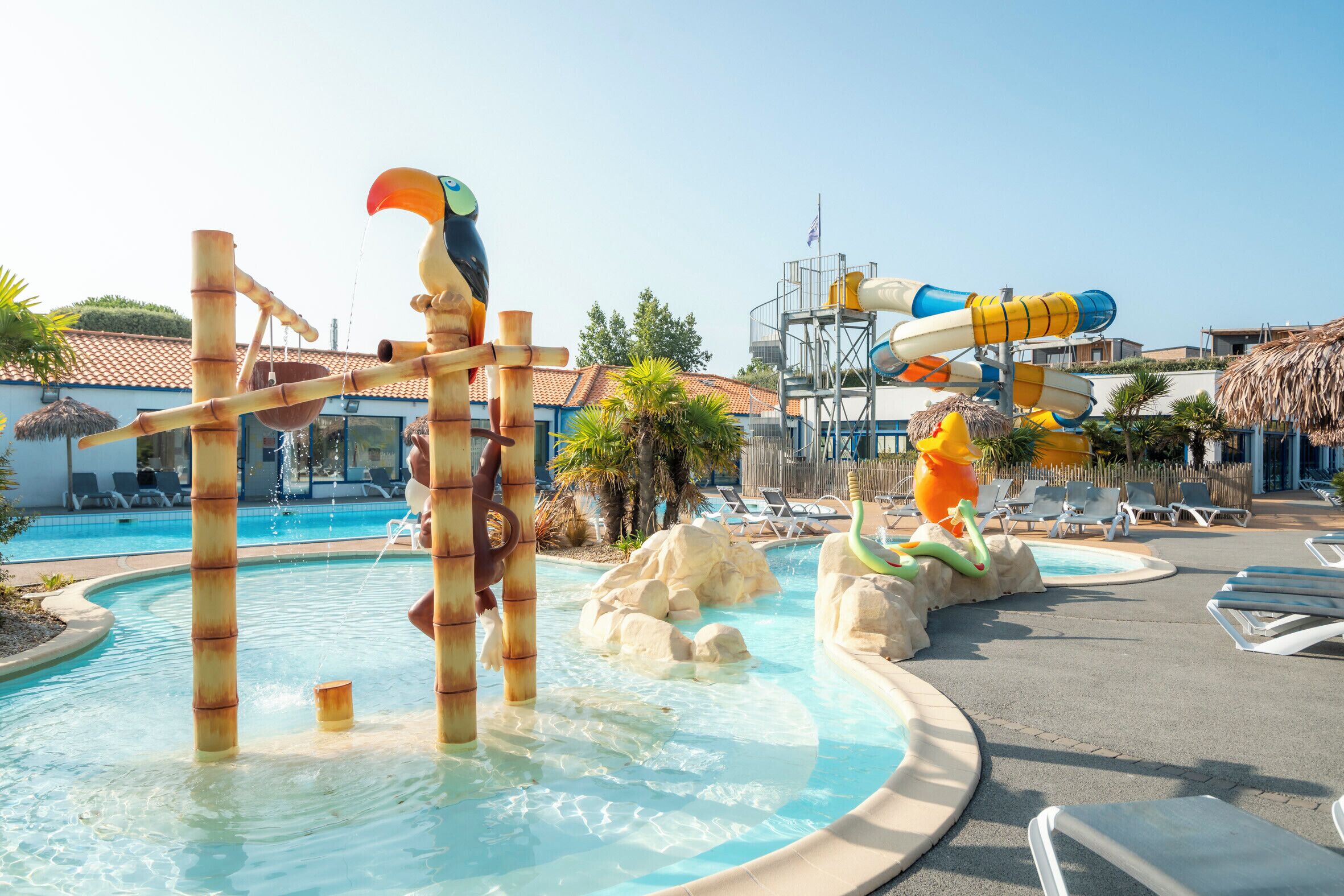 泳池