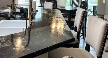 Luxury Villages Stay • Golf Cart • Near Brownwood