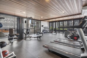 Fitness facility - Central South Brisbane 2-Bed with Stunning Views (South Brisbane)