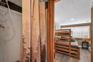 5 camere, Wi-Fi gratuito, lenzuola