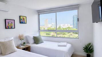 3 bedrooms, iron/ironing board, free WiFi, bed sheets