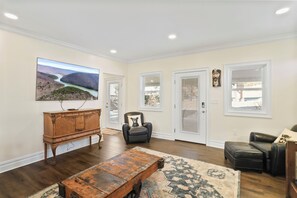 Interior - Clever Rabbit- Raystown Lake-Seven Points- Aunt Susies (Hesston)