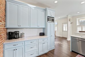 Interior - Clever Rabbit- Raystown Lake-Seven Points- Aunt Susies (Hesston)