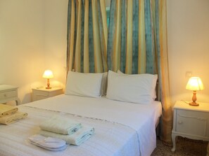 Iron/ironing board, WiFi, bed sheets - Beautiful apartment 40 meters from the sea AMA 00003513976 (Patmos)