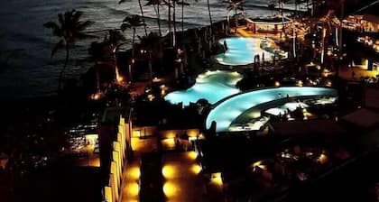 Oceanfront Hauula Home - North Unit B - 30+ Days