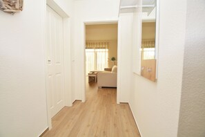 Interior - Watthof apartment 11<br>Modern apartment in a quiet location with access to the sea (Stinteck)