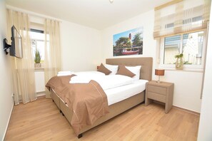 3 bedrooms, free WiFi - Watthof apartment 13<br>Cozy apartment with terrace and access to the sea time (Stinteck)