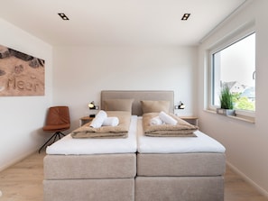 3 bedrooms, free WiFi - Inseltörn apartment 8<br>Large apartment in a prime location and access to the sea time (Büsum)
