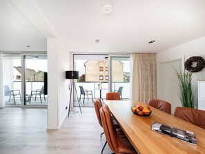 Dining - Inseltörn apartment 8<br>Large apartment in a prime location and access to the sea time (Büsum)