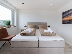 3 bedrooms, free WiFi - Inseltörn apartment 9<br>Great apartment for 5 people & entry to the swimming pool (Büsum)