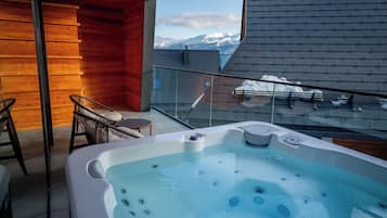 Luxury Apartment, Mountain View | Terrace/patio