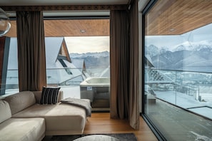 Luxury Apartment, Mountain View | Terrace/patio