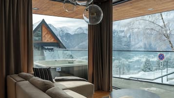 Luxury Apartment, Mountain View | Free WiFi