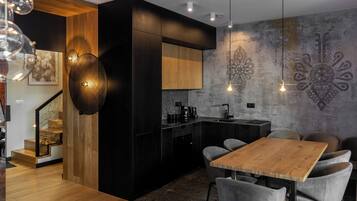 Luksusleilighet, fjellutsikt | Spiseområde