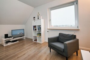 Living area - Küstennest: Cozy 2-room apartment in the heart of Büsum (Büsum)