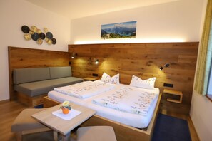 2 bedrooms, iron/ironing board, travel cot, free WiFi - Vacation apartment for up to 5 people with covered terrace and garden (Schönau am Königssee)