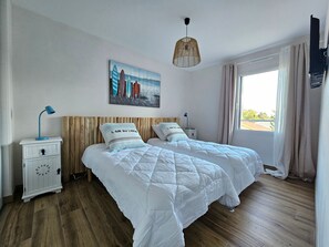 3 bedrooms - Modern villa 6 pers., pets on request, near beach and forest (La Faute-sur-Mer)