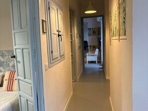 3 habitaciones y ropa de cama