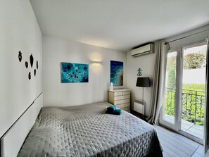 3 bedrooms, free WiFi, bed sheets - Air-conditioned house for 6 with pools at Domaine Pont Royal (Mallemort)