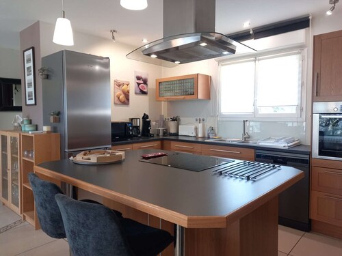 4-bed house with garden near Cahors, smart TV & Wii, peaceful and comfortable