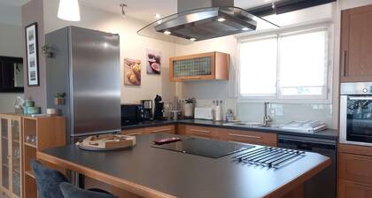 4-bed house with garden near Cahors, smart TV & Wii, peaceful and comfortable