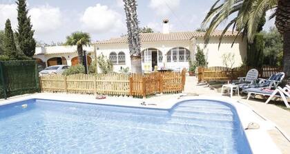 Charming Villa in Miami Platja with Comfort
