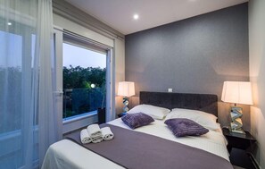 2 chambres, fer et planche à repasser, lit parapluie, Wi-Fi gratuit