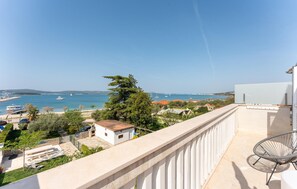 Property grounds - Beautiful apartment in Biograd (Biograd)