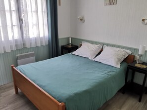 2 bedrooms - Bright house for 6, 700m from beach, spacious garden (Saint-Vincent-sur-Jard)