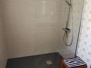 Hair dryer - Bright house for 6, 700m from beach, spacious garden (Saint-Vincent-sur-Jard)