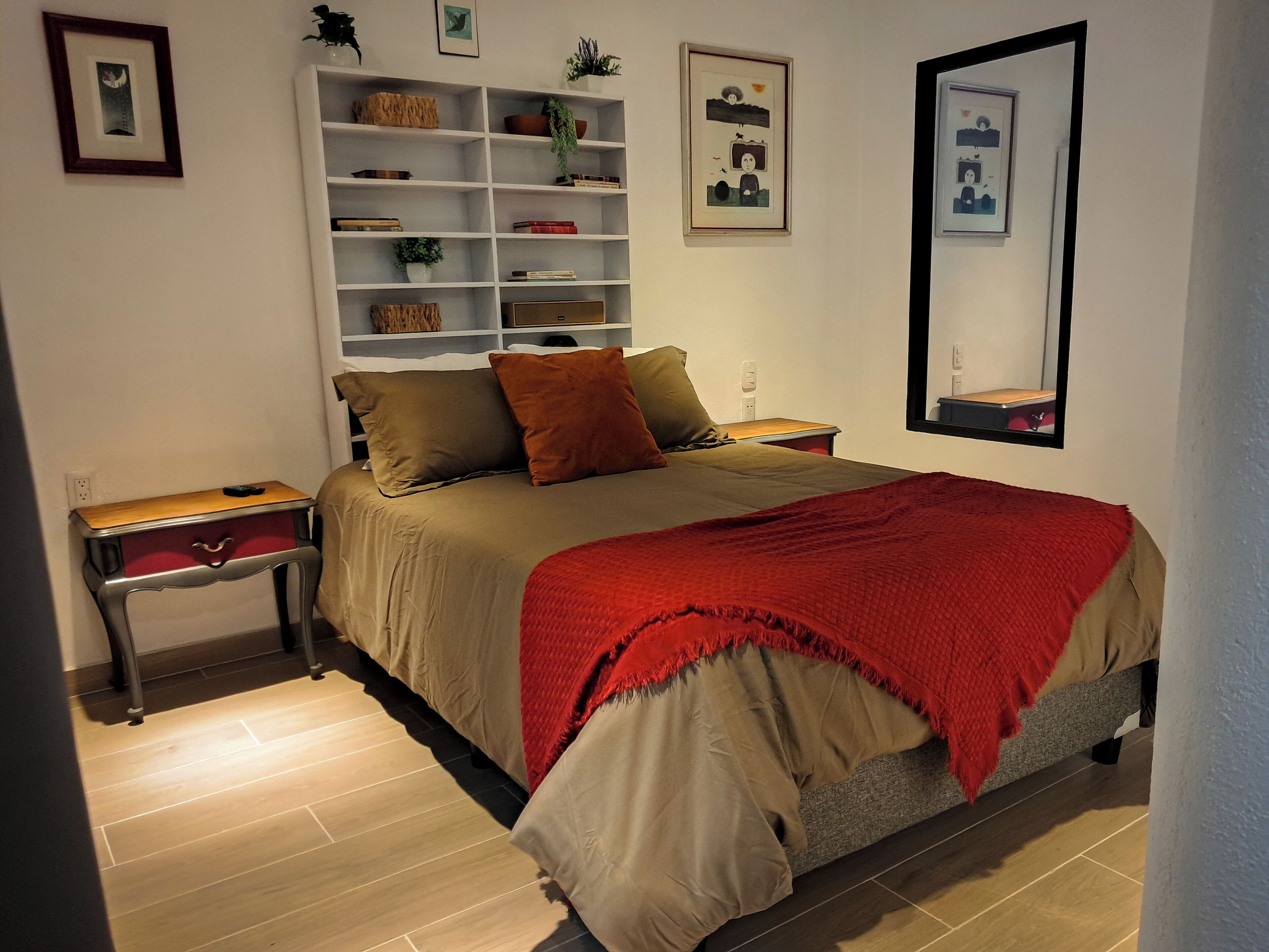 Deluxe Suite, City View | Down duvets, minibar, blackout curtains, soundproofing