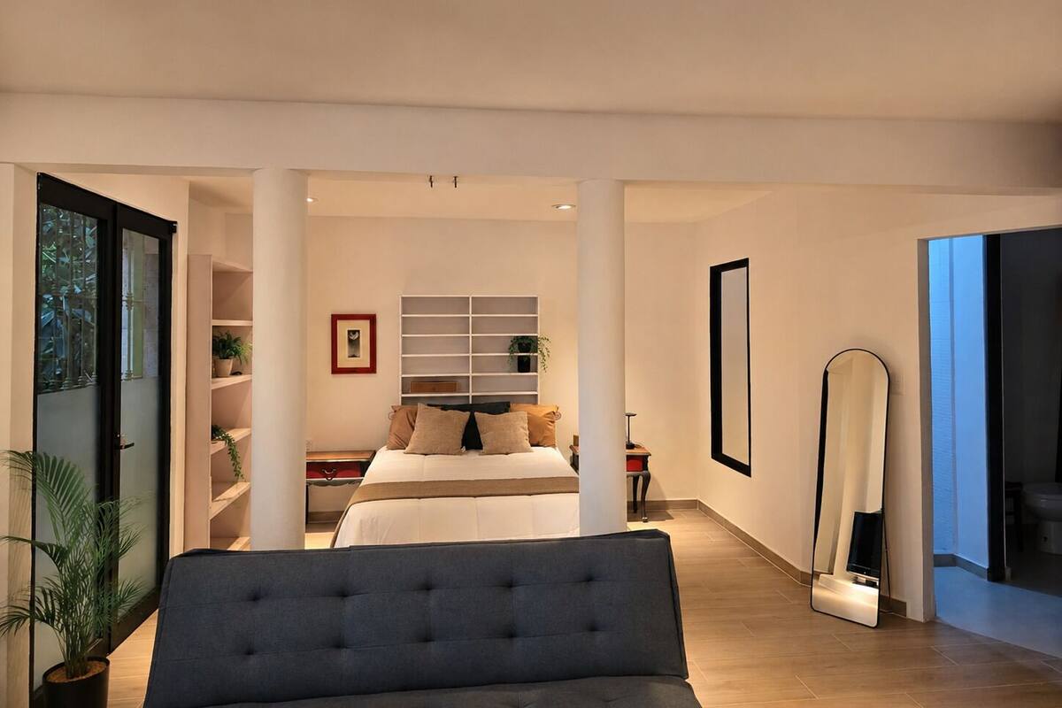 Phòng Suite Deluxe, quang cảnh thành phố | Màn/rèm cản sáng, phòng cách âm, bàn ủi/dụng cụ ủi quần áo
