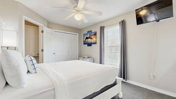 Iron/ironing board, Internet, bed sheets