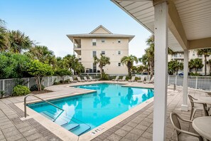Pool - Cozy Coastal Gulf Island Condo with Shared Pool and Beach Access (Navarre)