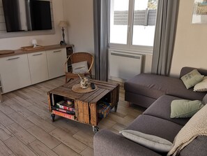 TV - Renovated house near beach and center, pets allowed (La Tranche-sur-Mer)