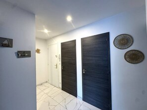 Interior - Air-conditioned T2, private parking, near the beach (Cavalaire-sur-Mer)