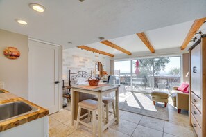 Interior - Hike & Explore Dtwn Tucson! Relaxing Solo Escape (Tucson)