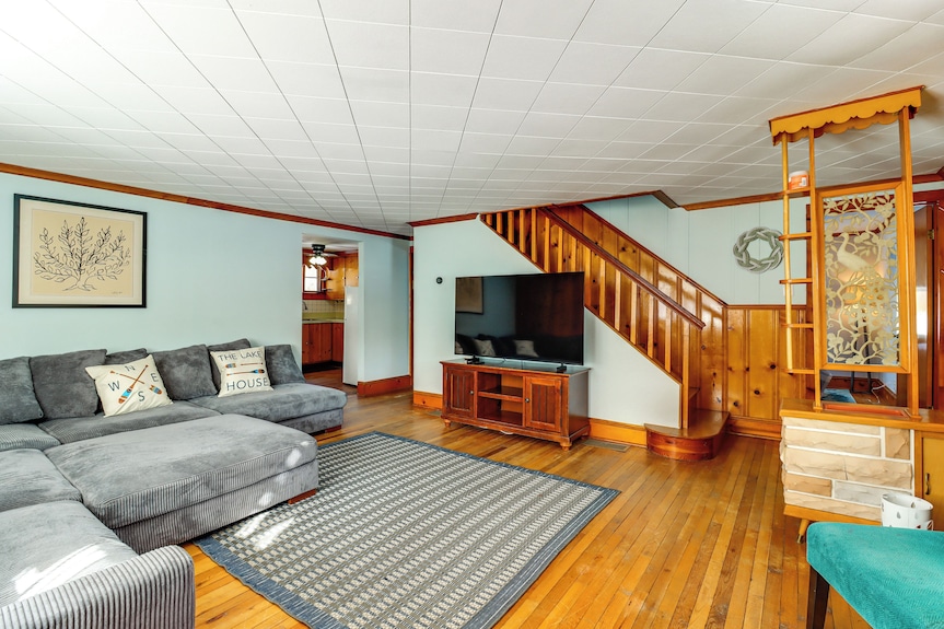 Year-round Fun On Lake Sheridan! Home W/ Patio - Lake Winola, PA