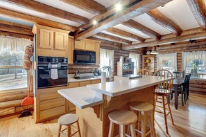 Fridge, microwave, stovetop, dishwasher - Hike, Fish & Boat Nearby! Bloomington Family Cabin (Bloomington)