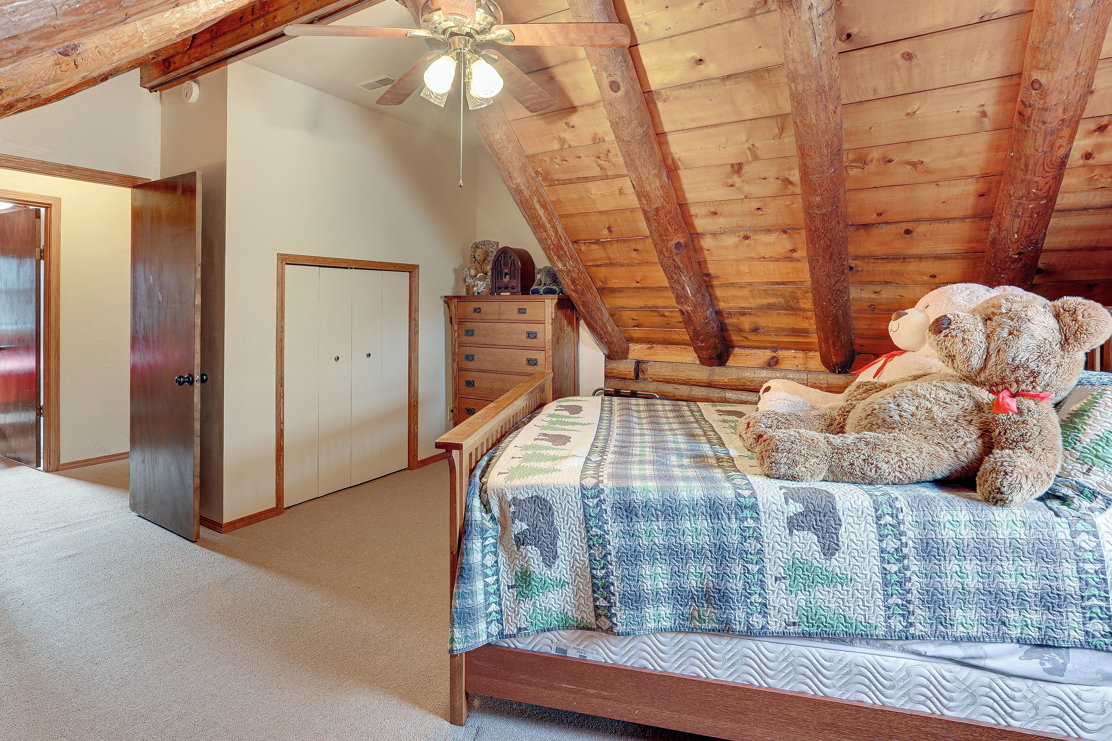 4 chambres, bureau, accès à Internet, literie fournie