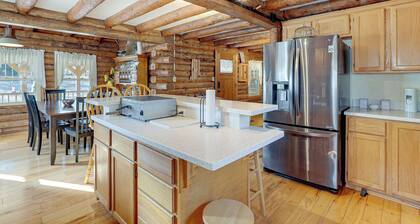 Hike, Fish & Boat Nearby! Bloomington Family Cabin